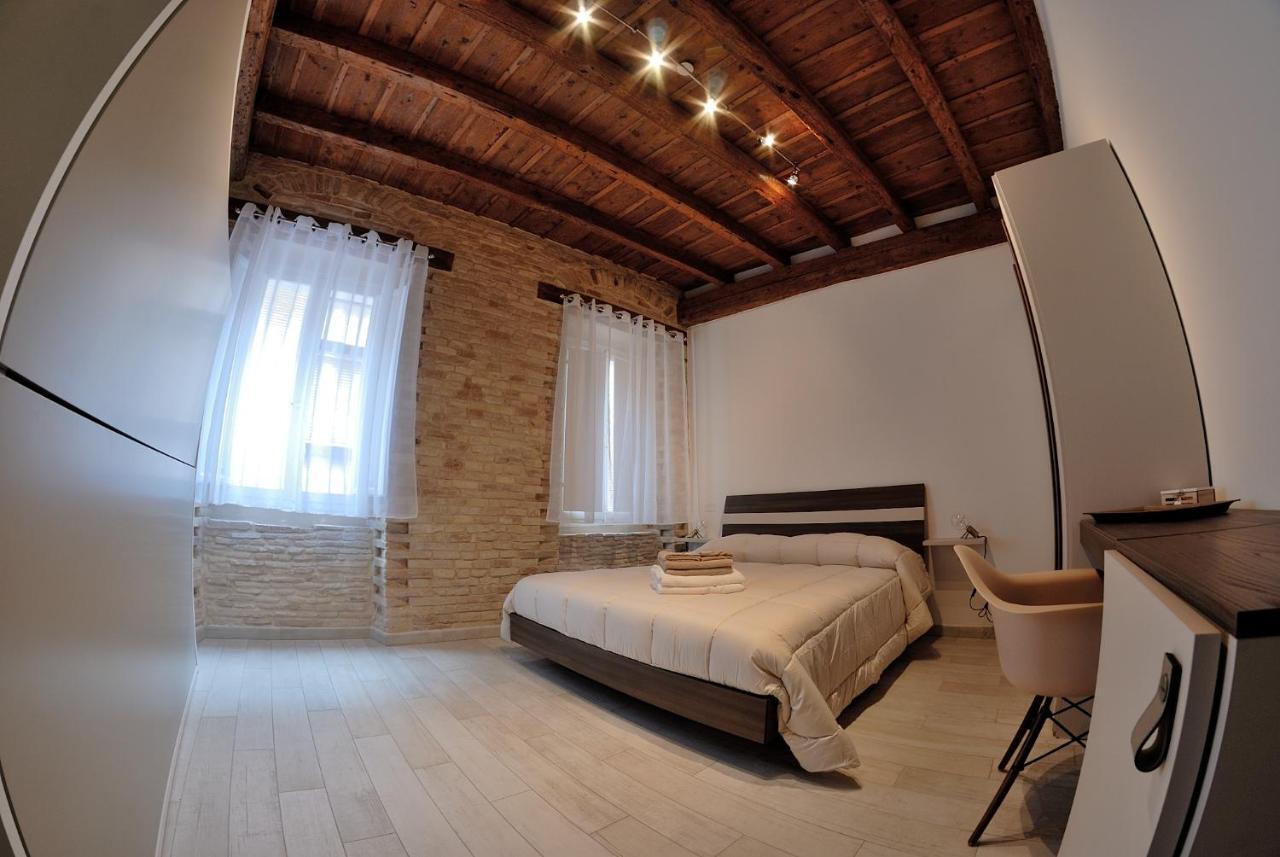 B&B Del Corso Loreto Extérieur photo