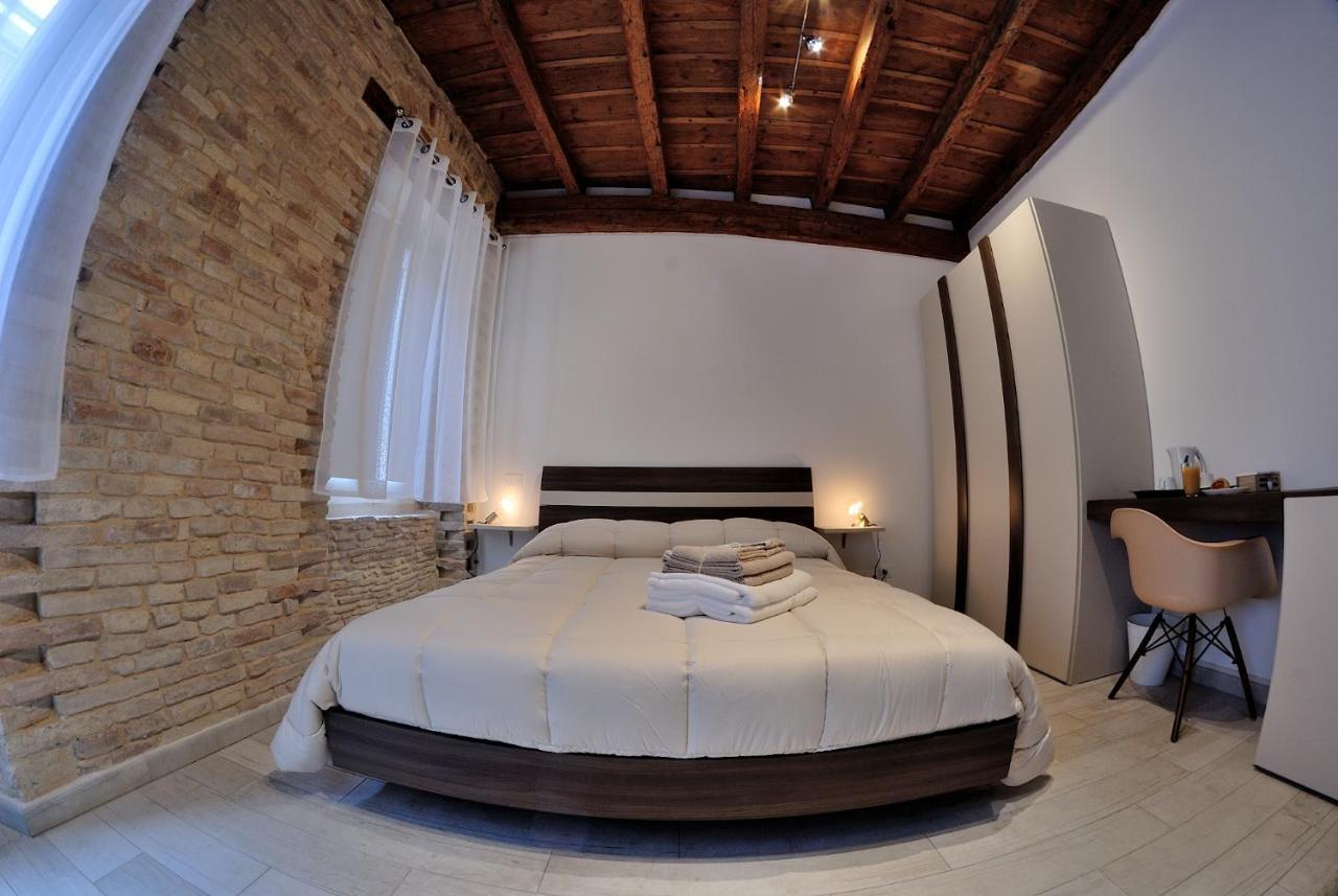 B&B Del Corso Loreto Extérieur photo
